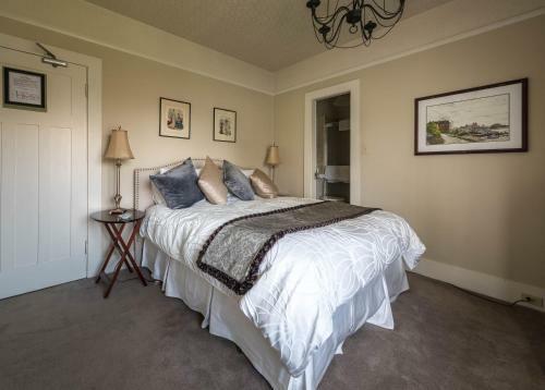 Bed & Breakfast Oak Bay Guest House