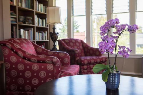 Bed & Breakfast Oak Bay Guest House