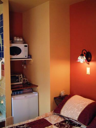 Hostal Ravensong Guest House