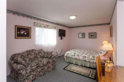 Midnight Sun Inn - Bed & Breakfast