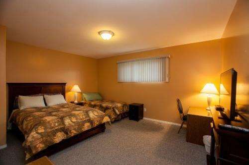 Midnight Sun Inn - Bed & Breakfast