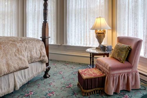 Bed & Breakfast Amethyst Inn