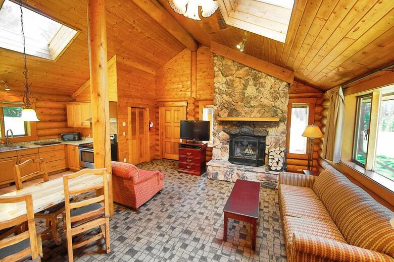 Lodge Castle Mountain Chalets