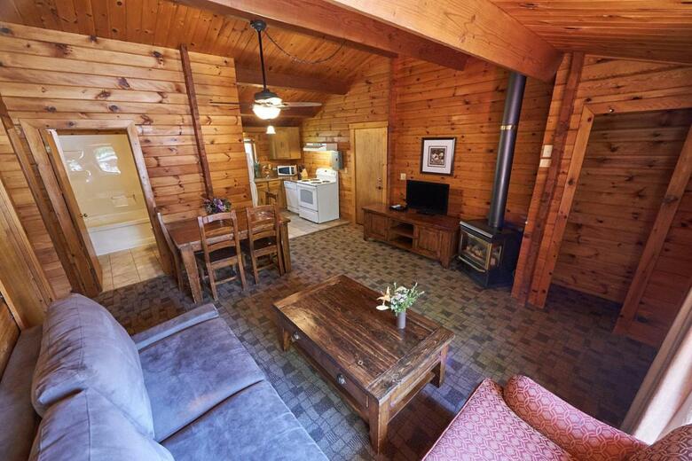 Lodge Castle Mountain Chalets