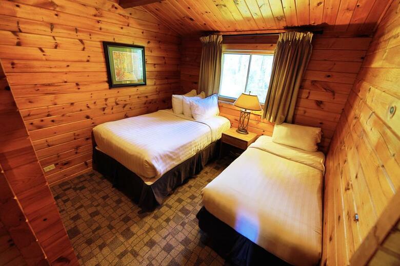 Lodge Castle Mountain Chalets