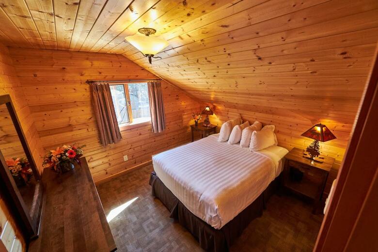 Lodge Castle Mountain Chalets