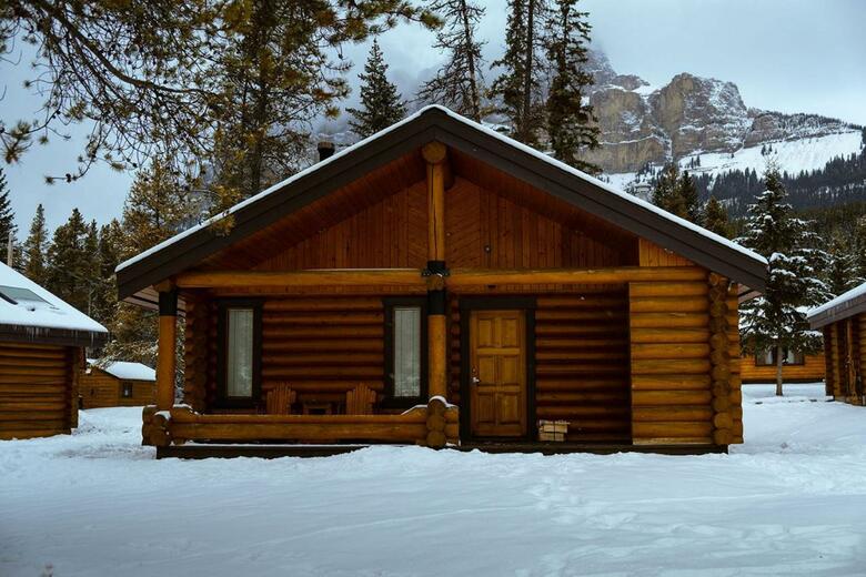 Lodge Castle Mountain Chalets