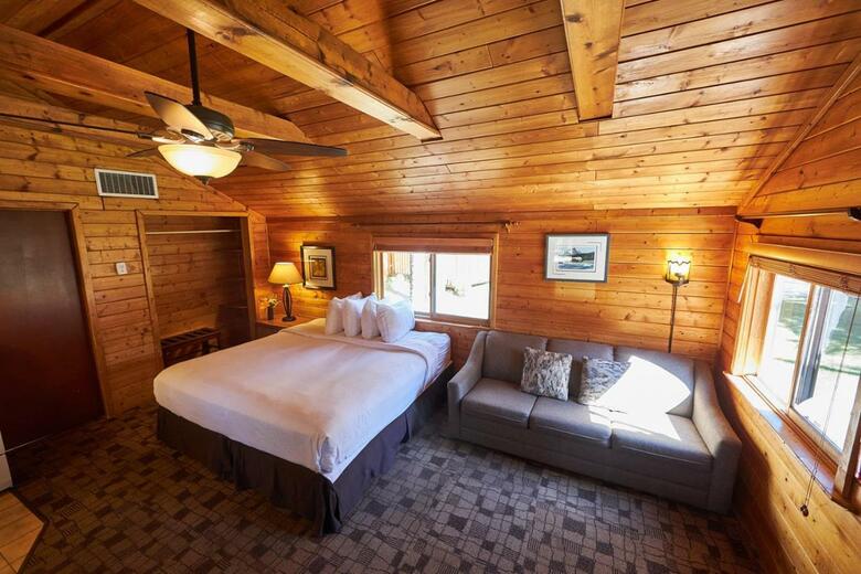 Lodge Castle Mountain Chalets