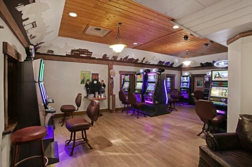 Posada Guest House Inn & Suites