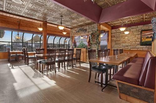 Posada Guest House Inn & Suites