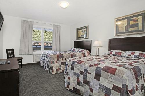 Posada Guest House Inn & Suites
