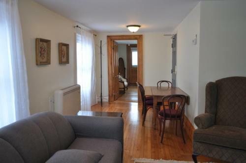 Holman's Heritage Suites