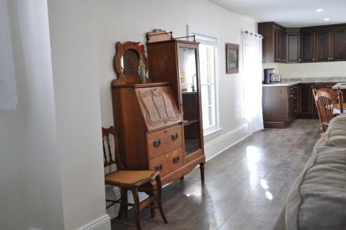 Holman's Heritage Suites