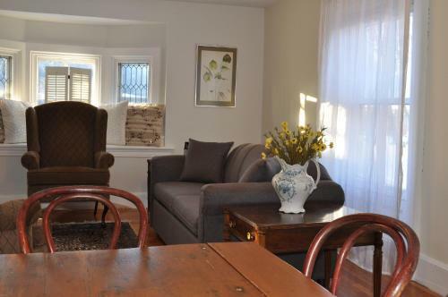 Holman's Heritage Suites