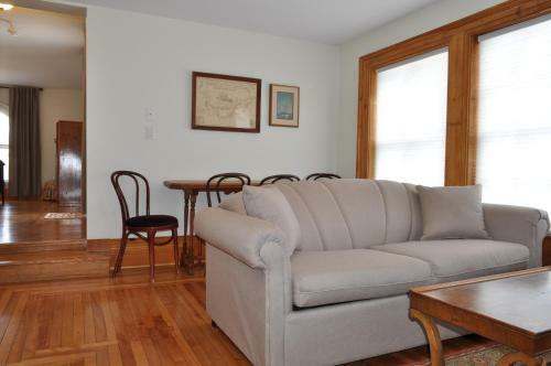 Holman's Heritage Suites
