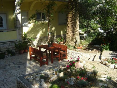 Apartment Mundanije 1