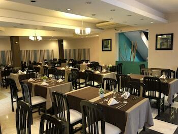 Howard Johnson Hotel & Spa San Pedro