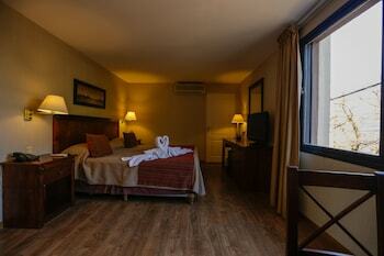 Howard Johnson Hotel & Spa San Pedro