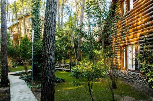 Caba�as Y Apart Utopia