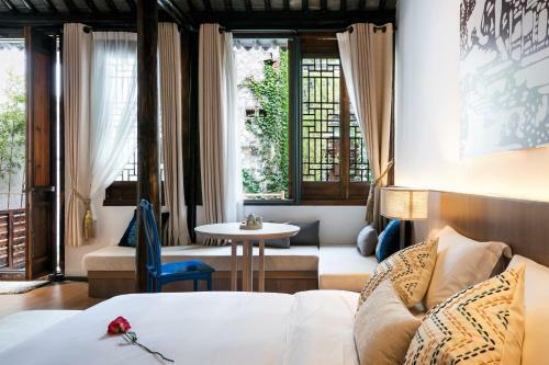 Formoon Boutique Hotel