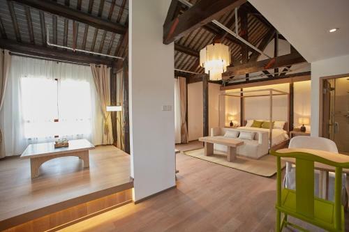 Formoon Boutique Hotel