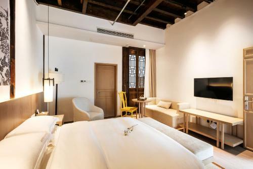 Formoon Boutique Hotel