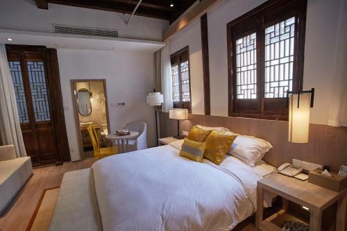 Formoon Boutique Hotel