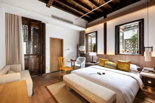 Formoon Boutique Hotel
