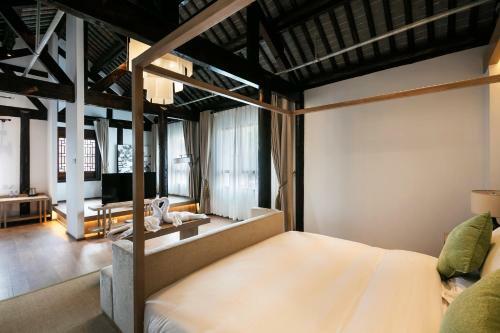 Formoon Boutique Hotel