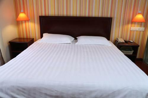 Pai Hotel Xining Railway Station