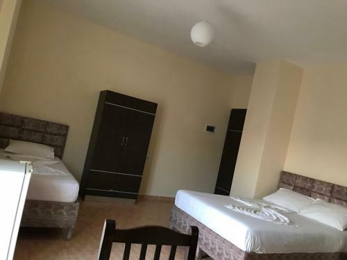Hostal Apartments Roku