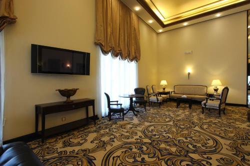 Awaliv International Hotel