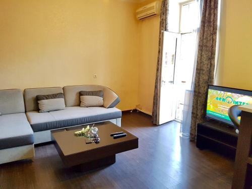 Apartment On Hanrapetutyan 71