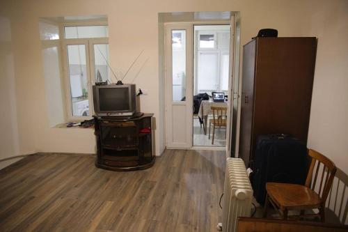 Central Yet Secluded And Just Renovated Apartment