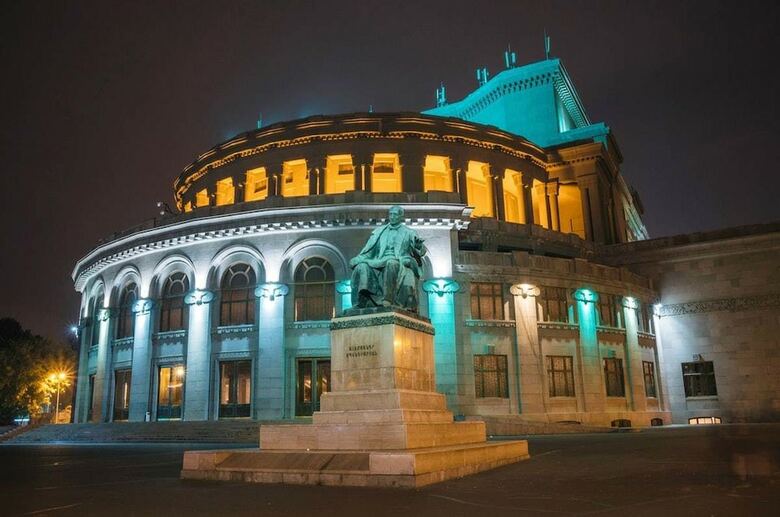 Best Hostel Republic Square