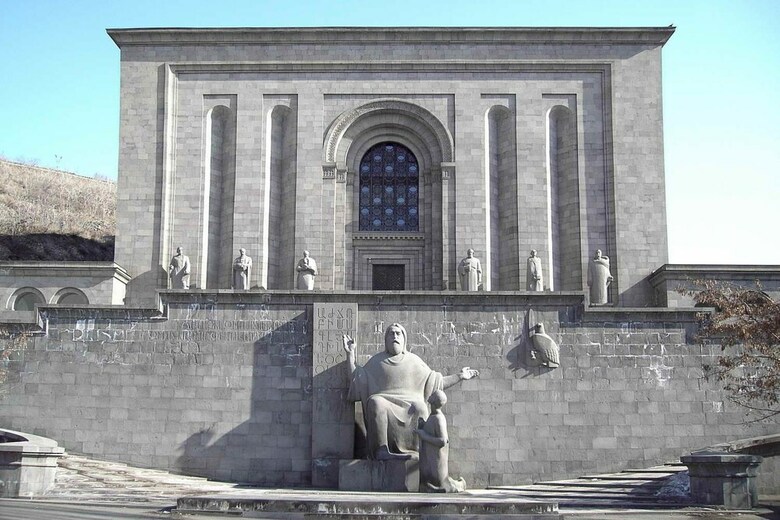Best Hostel Republic Square