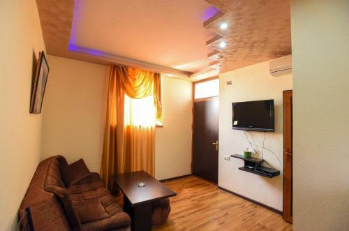 Hotel Golden Eagle