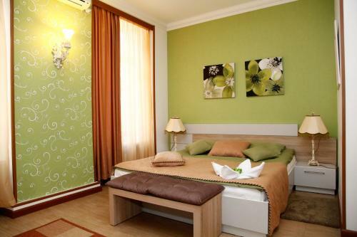 Hostal Azoyan Guest House