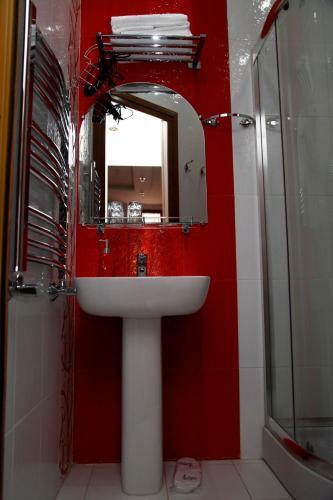 Hostal Azoyan Guest House