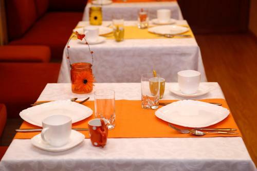 Hostal Azoyan Guest House