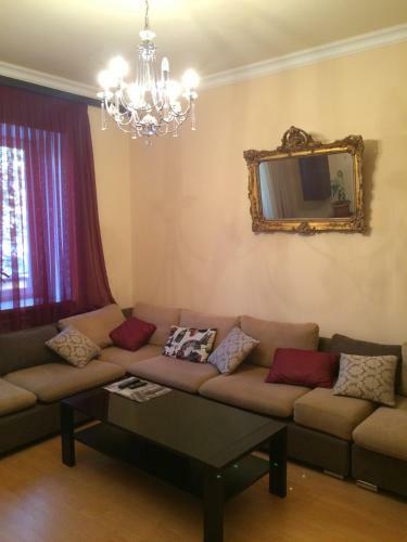Apartment On Hanrapetutyan Street
