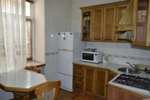 Saryan Street Studio Apartment