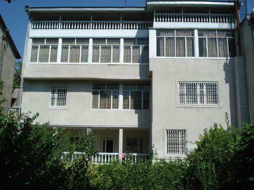 Classic Apartment On Kievyan