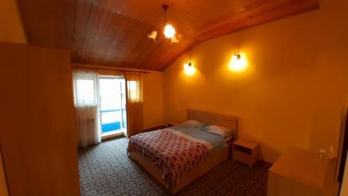 Ed's Apartament 2