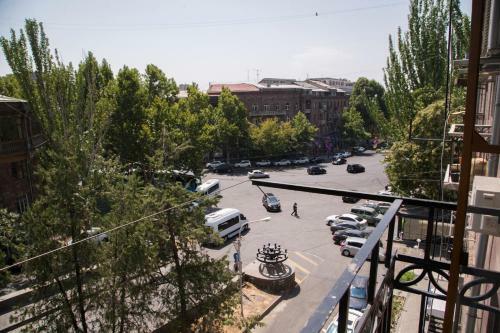 Apartments On Mashtots By Picnic