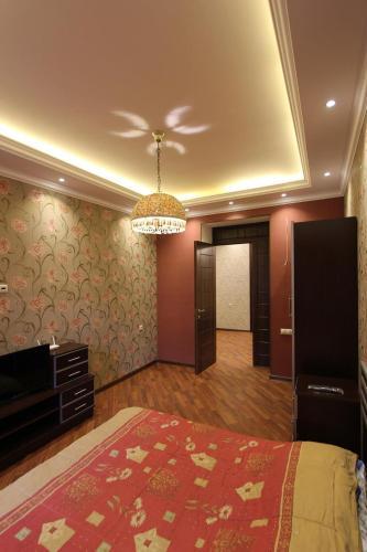 Apartment On Kievyan Street 6