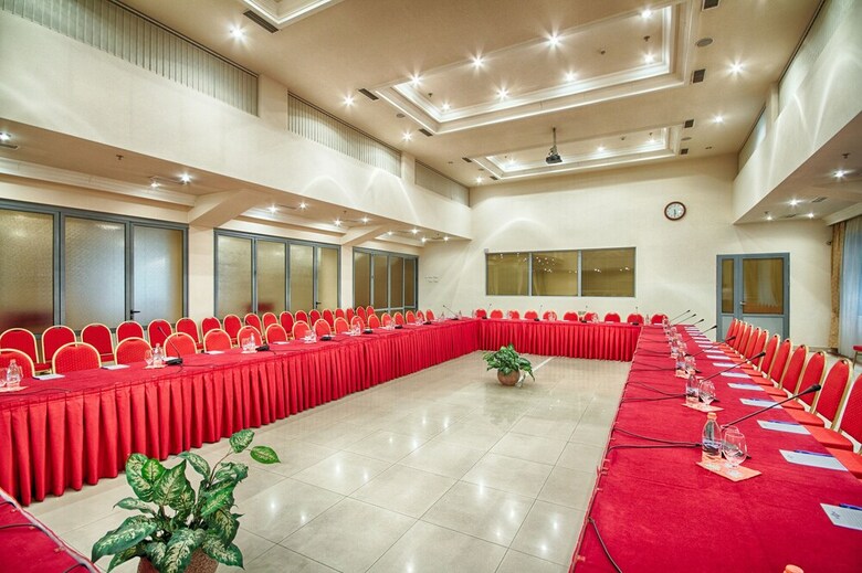 Ani Plaza Hotel