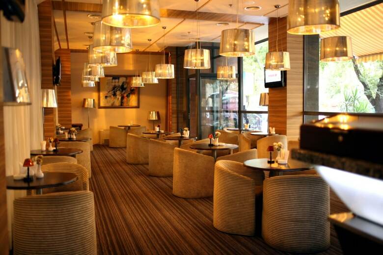 Ani Plaza Hotel