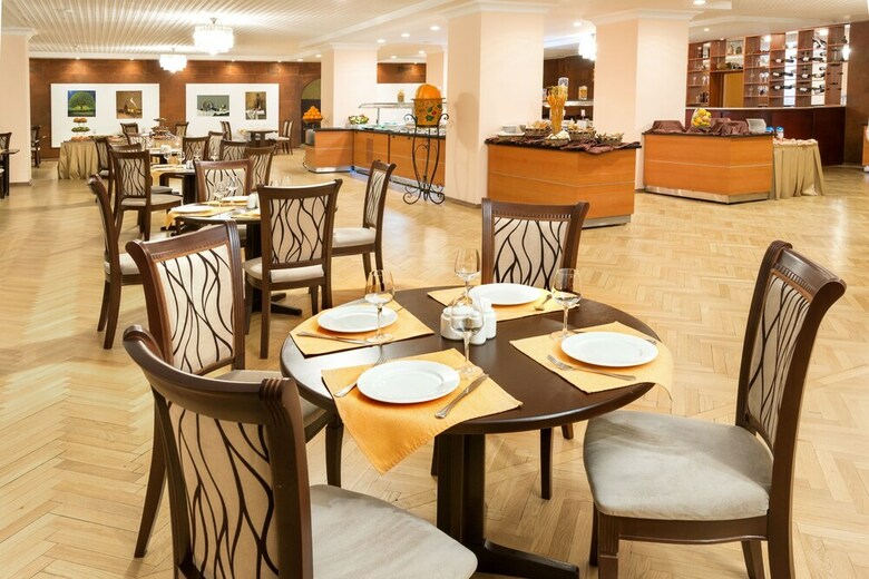 Ani Plaza Hotel