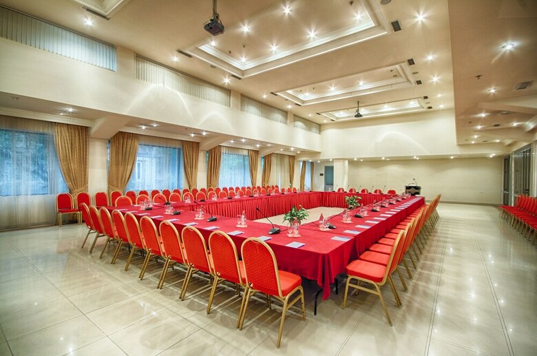 Ani Plaza Hotel